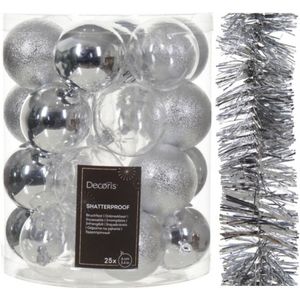 Kerstversiering set - zilver - kerstballen 6 cm en kerstslinger - kunststof