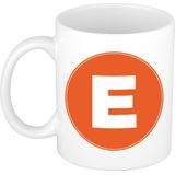 Mok / beker met de letter E oranje bedrukking voor het maken van een naam / woord - koffiebeker / koffiemok - namen beker