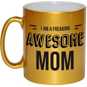 Mama cadeau mok / beker met tekst I am a freaking awesome mom - goud - kado mokken / bekers - cadeau moeder