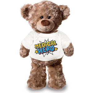 Medical hero pluche teddybeer knuffel 24 cm met wit pop art t-shirt - medical hero / cadeau knuffelbeer