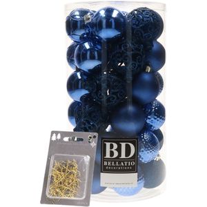 37x stuks kunststof kerstballen kobalt blauw 6 cm inclusief gouden kerstboomhaakjes - Kerstversiering