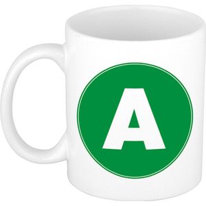 Mok / beker met de letter A groene bedrukking voor het maken van een naam / woord - koffiebeker / koffiemok - namen beker