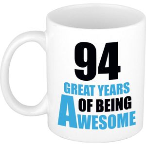 94 great years of being awesome mok wit en blauw - cadeau mok / beker - 29e verjaardag / 94 jaar