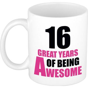 16 great years of being awesome mok wit en roze - cadeau mok / beker -16e verjaardag / 16 jaar