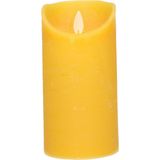 2x Oker Gele LED Kaarsen / Stompkaarsen 15 cm - Luxe Kaarsen Op Batterijen met Bewegende Vlam