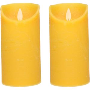 2x Oker Gele LED Kaarsen / Stompkaarsen 15 cm - Luxe Kaarsen Op Batterijen met Bewegende Vlam