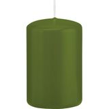 12x Olijfgroene cilinderkaarsen/stompkaarsen 5 x 8 cm 18 branduren - Geurloze kaarsen olijf groen - Woondecoraties