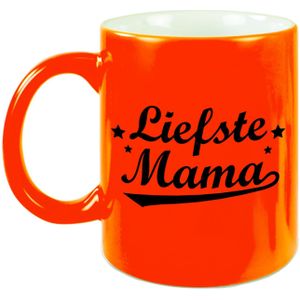 Liefste mama tekst cadeau mok / beker - neon oranje - 330 ml - Moederdag / verjaardag