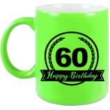 Happy Birthday 60 years cadeau mok / beker met wimpel - 330 ml - neon groen - verjaardagscadeau