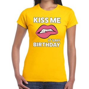 Kiss me it is my birthday t-shirt geel dames - feest shirts dames