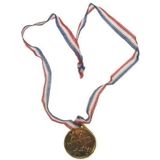 18x stuks goudkleurige speelgoed medailles - Party medailles voor een feestje - Feestartikelen