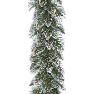 Everlands dennenslinger/guirlande - groen - met sneeuw - 270 cm x 30 cm - kerstslingers