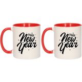 Set van 2x stuks cadeau mokken rood happy new year met sterren en sneeuwvlokken - 300 ml - koffiemokken - Oudejaarsdag / nieuwjaar