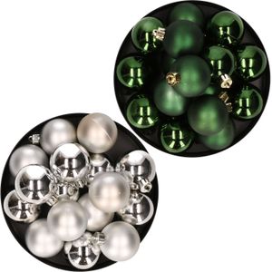 Kerstversiering kunststof kerstballen kleuren mix zilver/ donkergroen 4 en 6 cm pakket van 80x stuks
