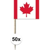 50x Cocktailprikkers Canada 8 cm vlaggetjes - Landen vlaggen feestartikelen en versieringen