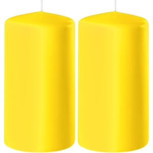2x Gele Cilinderkaarsen/Stompkaarsen 6 X 12 cm 45 Branduren - Geurloze Kaarsen Geel