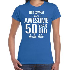 Awesome 50 year cadeau t-shirt blauw dames -  Sarah / 50 jaar verjaardag cadeau