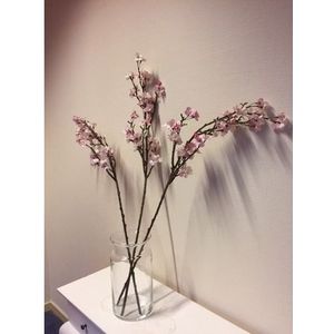 Vaas met 3 roze appelbloesem kunstbloemen takken 104 cm