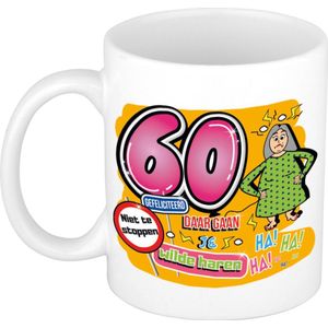 Bellatio Decorations cadeau mok 60 jaar - daar gaan je wilde haren - keramiek - 300 ml