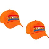 2x stuks Holland fan pet / cap - oranje - met Nederlandse vlag - volwassenen - EK / WK / Koningsdag - supporter petje / kleding