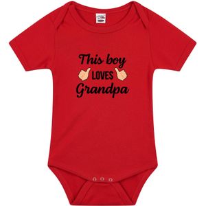 This boy loves grandpa tekst baby rompertje rood jongens - Cadeau opa - Babykleding