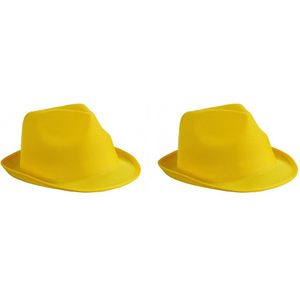 2x stuks trilby feesthoedje geel voor volwassenen - Carnaval party verkleed hoeden