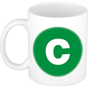 Mok / beker met de letter C groene bedrukking voor het maken van een naam / woord - koffiebeker / koffiemok - namen beker