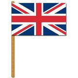 4x stuks luxe zwaaivlag Engeland/Groot Brittanie 30 x 45 cm - Feestartikelen/vlaggen/versieringen