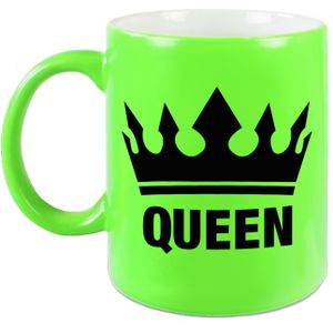 1x Cadeau Queen beker / mok - fluor neon groen met zwarte bedrukking - 300 ml keramiek - neon groene bekers