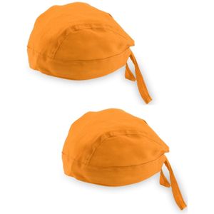 2x stuks oranje goedkope/voordelige party bandana voor volwassenen. Oranje/holland thema. Koningsdag of Nederland fans supporters