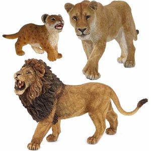 Plastic speelgoed dieren figuren setje 3x stuks leeuwen familie van vader/moeder en kind. Formaten zijn 15, 13 en 7 cm