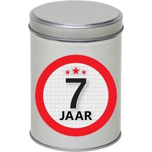 Cadeau/kado zilver rond blik 7 jaar 13 cm - Snoepblikken - Cadeauverpakking voor verjaardag