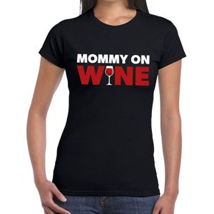 Mommy on wine tekst t-shirt zwart dames - dames fun/feest shirt - Moederdag
