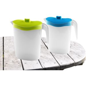 2x stuks waterkan/sapkan/limonadekan karaf met deksel en inhoud 1.5 liter kunststof groen en blauw