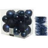 Kerstversiering kunststof kerstballen 6-8-10 cm met folieslingers pakket donkerblauw van 28x stuks - Kerstboomversiering