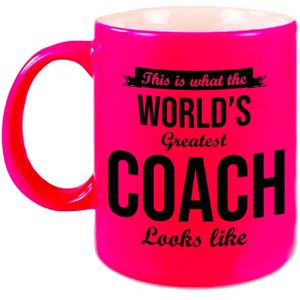 What the worlds greatest coach looks like mok - cadeau mok/beker - neon roze - 330 ml - trainer bedankt cadeau