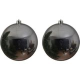 2x Grote zilveren kunststof kerstballen van 14 cm - glans - zilveren kerstboom versiering