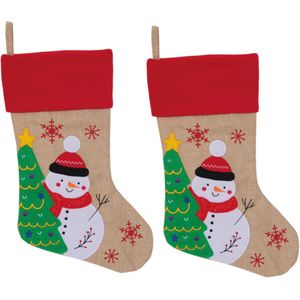 Set van 2x stuks kerstsok beige/rood met sneeuwpop print 46 cm - Kerstversiering/kerstdecoratie kerstsokken