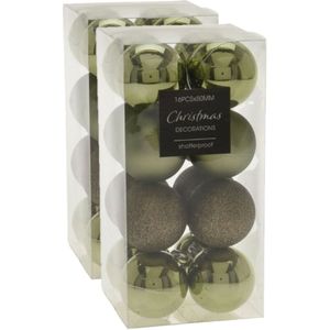 32x stuks kerstballen mix groen tinten glans/mat/glitter kunststof diameter 5 cm - Kerstboom versiering