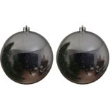 2x Grote zilveren kunststof kerstballen van 25 cm - glans - Kerstversiering zilver