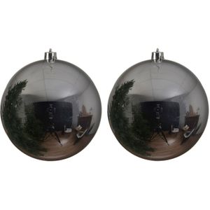 2x Grote zilveren kunststof kerstballen van 25 cm - glans - Kerstversiering zilver