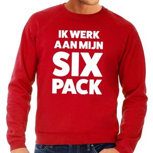 Ik werk aan mijn SIX Pack tekst sweater rood heren - heren trui Ik werk aan mijn SIX Pack