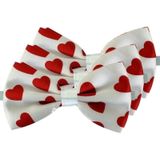 3x Witte vlinderstrikken met rode hartjes 13 cm voor dames/heren - Cupidostrik - Valentijn thema verkleedaccessoires/feestartikelen - Vlinderstrikken/vlinderdassen met elastieken sluiting