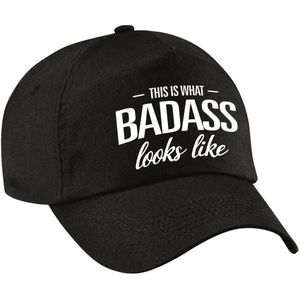 This is what badass looks like pet / cap zwart voor dames en heren - baseball cap - grappige cadeau petten / caps