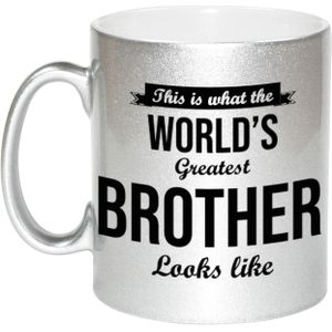 This is what the worlds greatest brother looks like cadeau koffiemok / theebeker - 330 ml - zilverkleurig - verjaardag / cadeau - tekst mokken