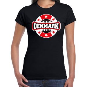 Have fear Denmark is here t-shirt met sterren embleem in de kleuren van de Deense vlag - zwart - dames - Denemarken supporter / Deens elftal fan shirt / EK / WK / kleding