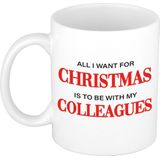 Set van 4x stuks kerstmokken All I want for Christmas is to be with my colleagues - 300 ml - keramiek - Kerstcadeau collega