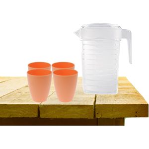 Set van 1x waterkan met deksel 1L met 4x drinkbekers kunststof oranje