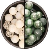 Kerstballen - 74x stuks - wol wit en mintgroen - 6 cm - kunststof