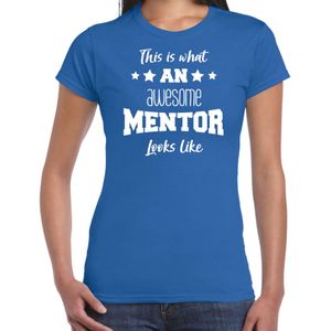 Bellatio Decorations cadeau t-shirt voor dames - awesome mentor - docent/lerares bedankje - blauw